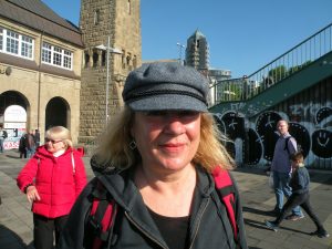 Heike, eine Teilnehmerin der Wanderung zur Blütezeit im SAlten Land von Cranz nach Buxtehude